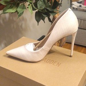 Steve Madden Pump
